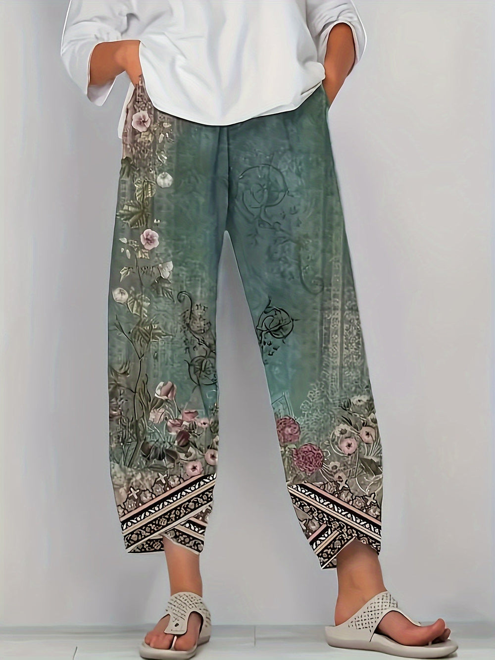 Women's Pants | Cropped Length Elastic Waist Botanical Print