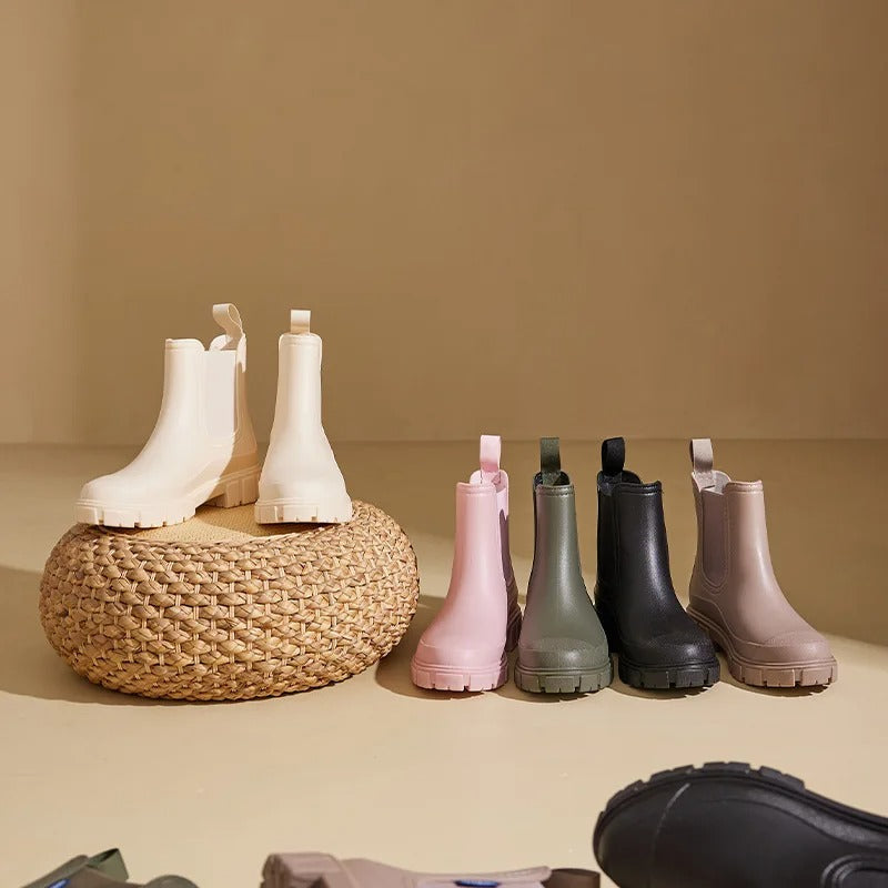 Women's Chelsea Boots | Round Toe Lug Sole Pull Tabs Block Heel